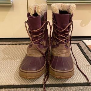 Women's L.L.Bean Snow Boots, Lace-Up size: 8 color:maroon
